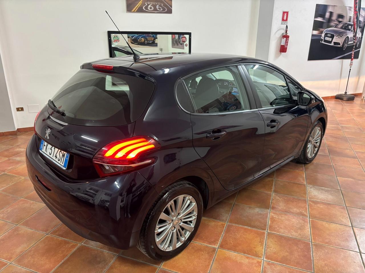 Peugeot 208 BlueHDi 75 5 porte Allure