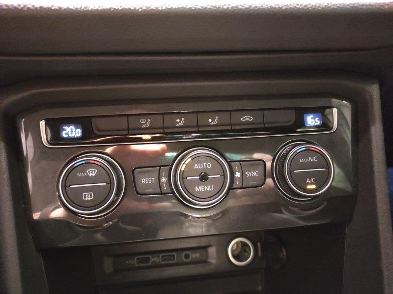 VOLKSWAGEN Tiguan 2ª serie - Tiguan 2.0 TDI SCR DSG Business BlueMotion Technology