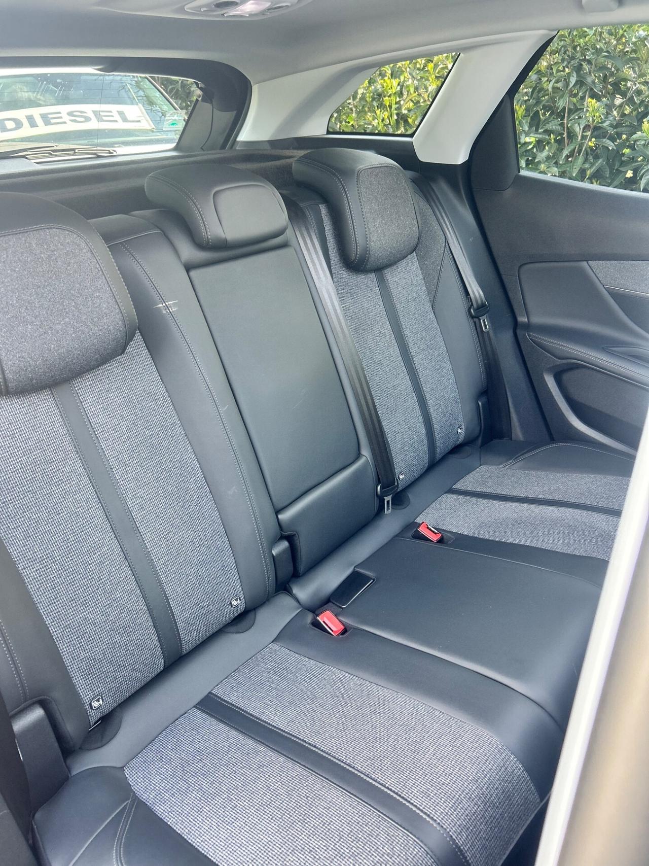 Peugeot 3008 130Cv S&S Allure