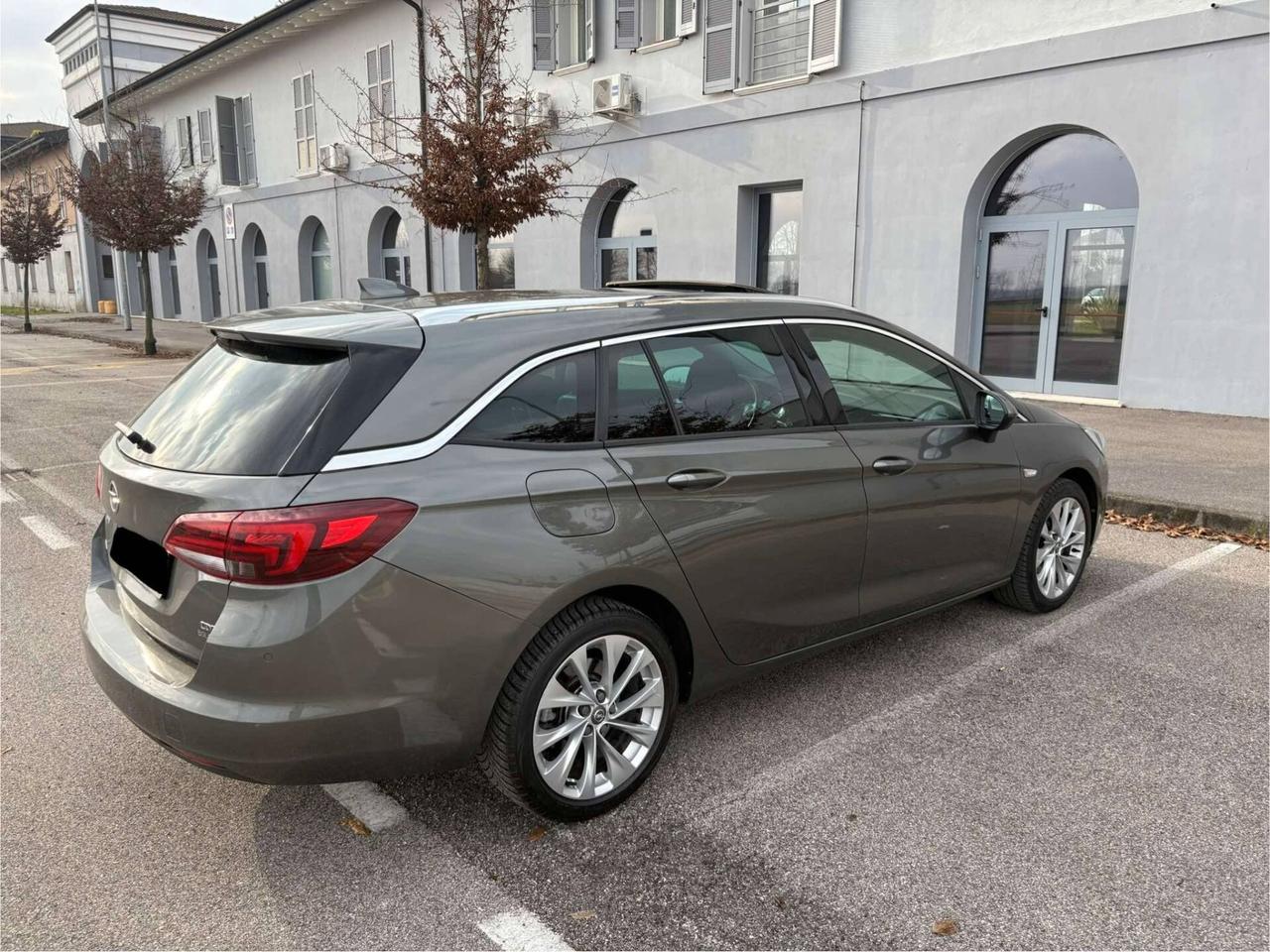 Opel Astra 1.6 CDTi 136CV aut. Sports Tourer Innovation