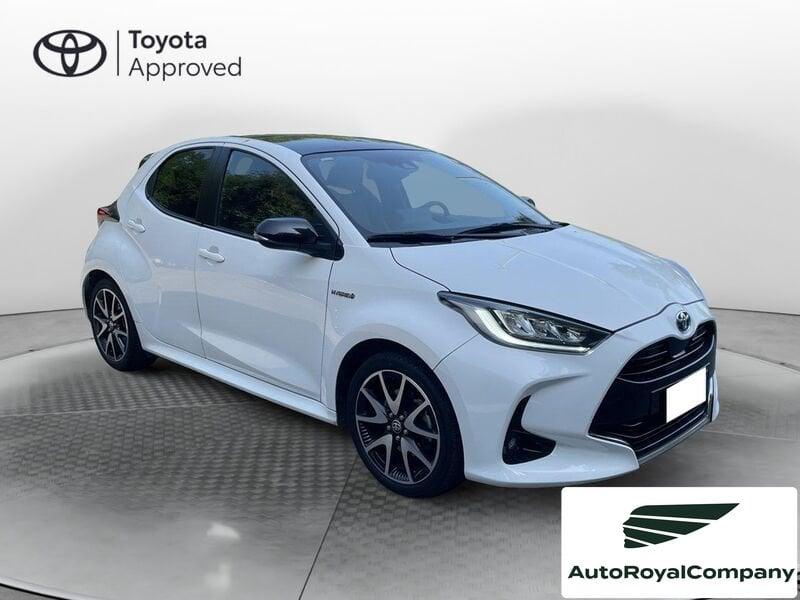 Toyota Yaris 1.5 Hybrid 5 porte Lounge IVA ESPOSTA