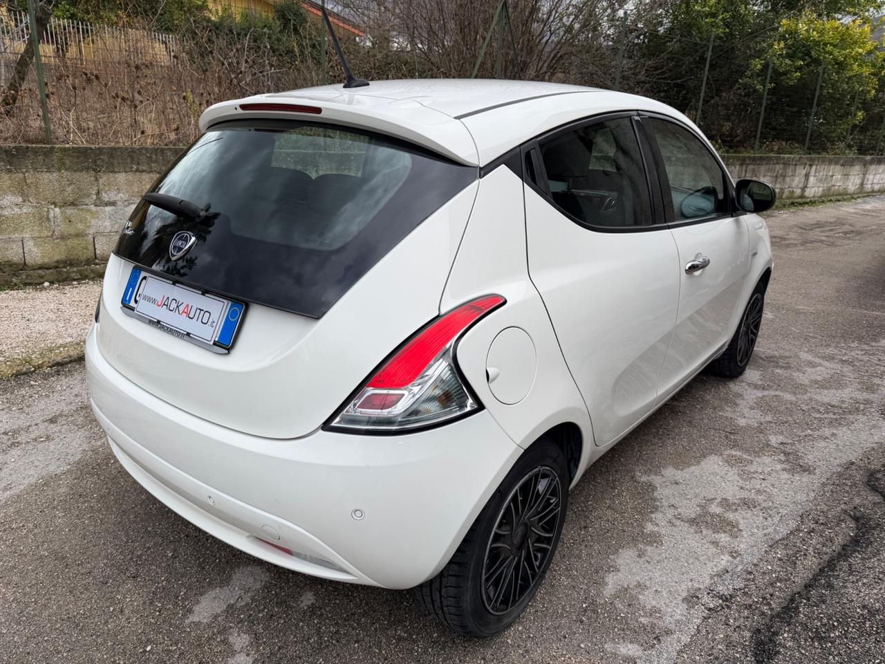 Lancia Ypsilon 1.2 69 CV 5 porte GPL Ecochic Gold