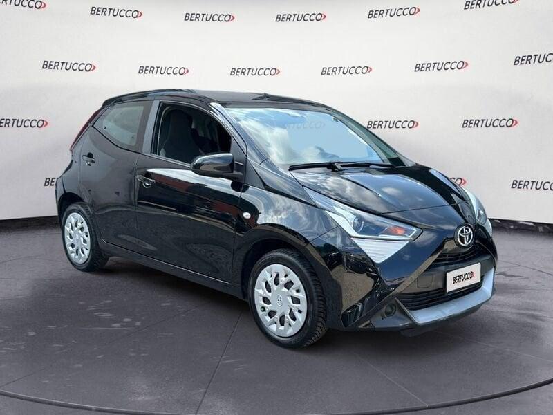 Toyota Aygo Connect 1.0 VVT-i 72 CV 5 porte x-play