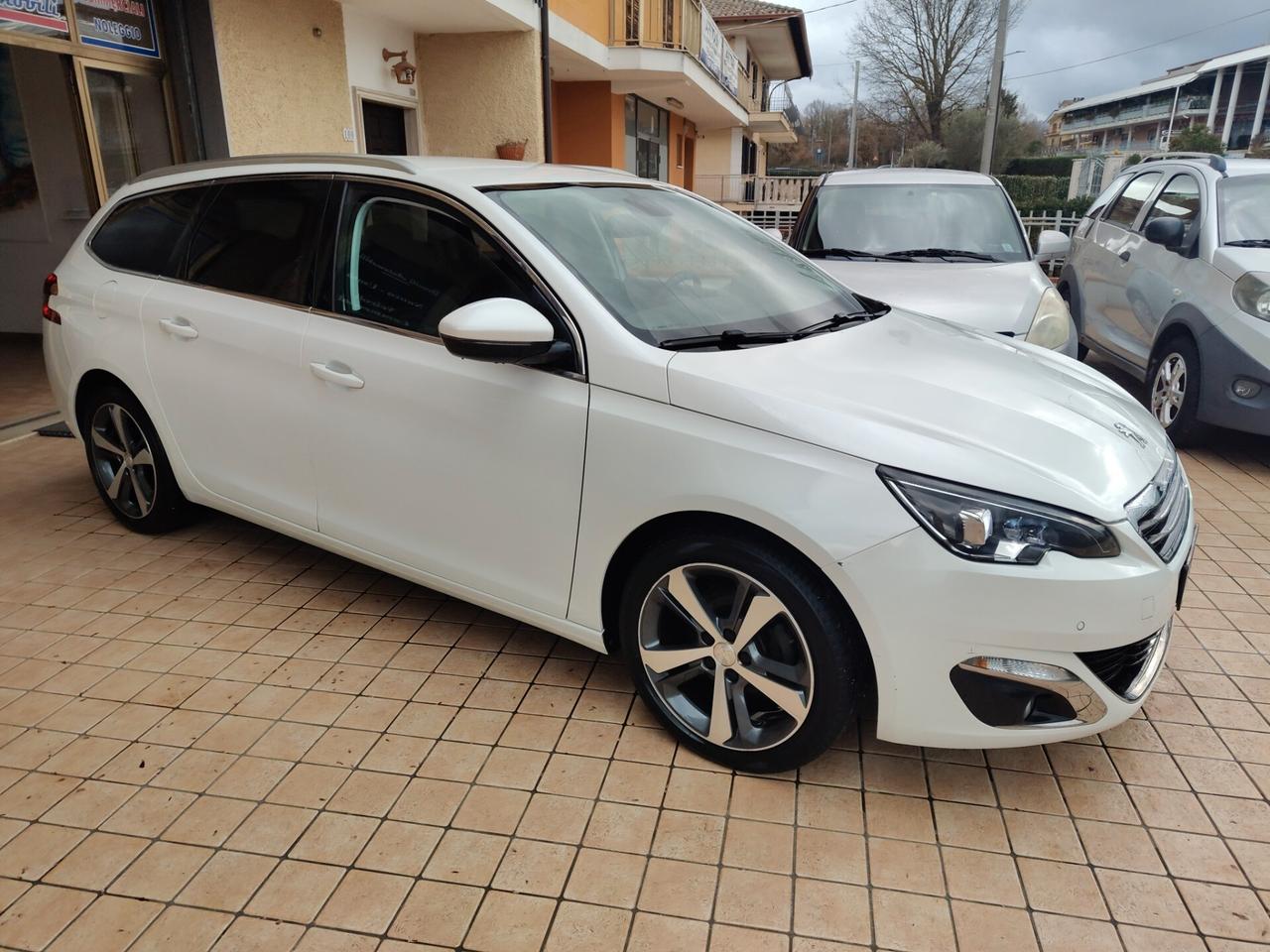 Peugeot 308 BlueHDi 120 S&S EAT6 SW Allure