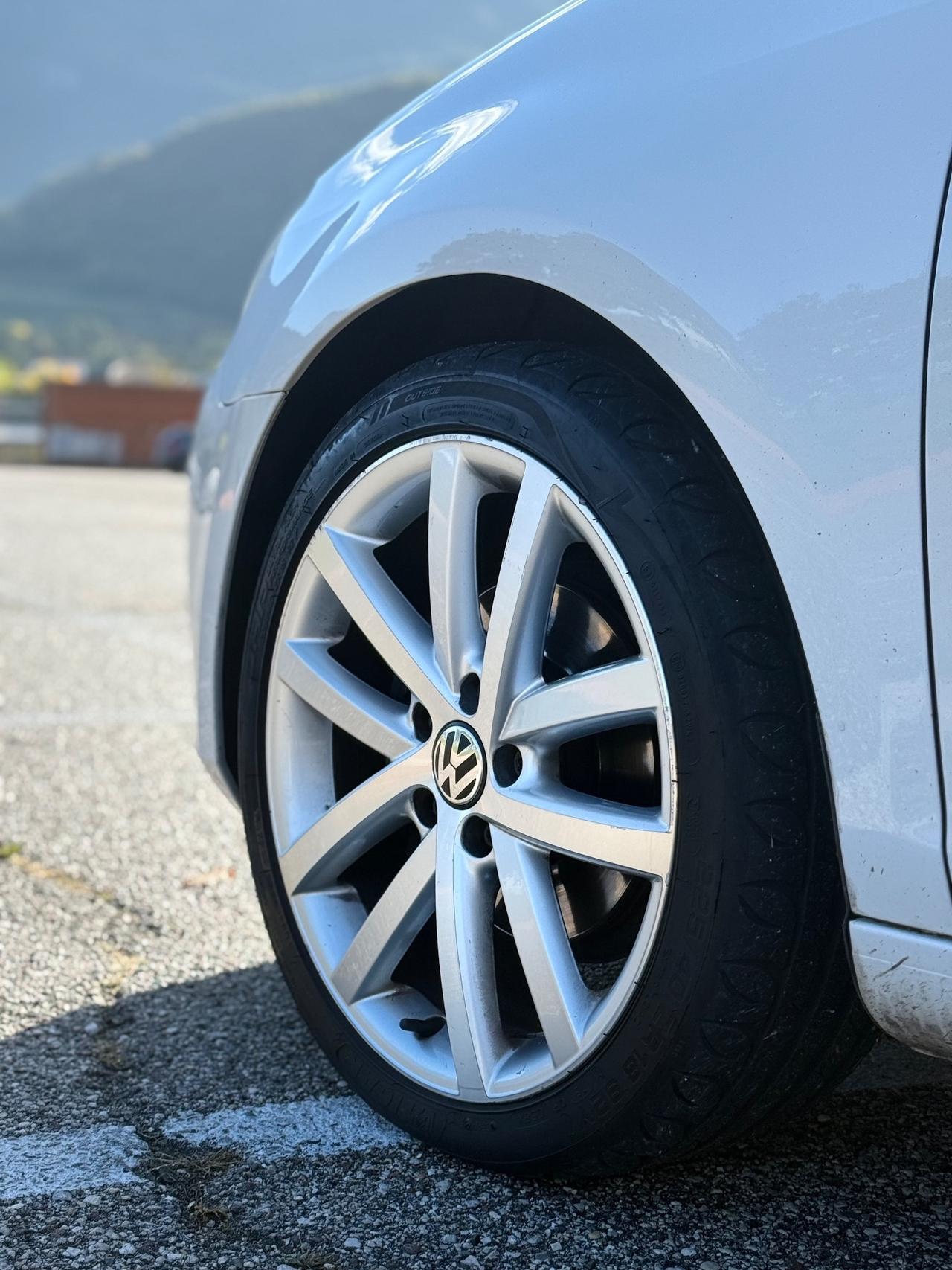 Volkswagen Golf 2.0 TDI 140CV OK NEOPATENTATI