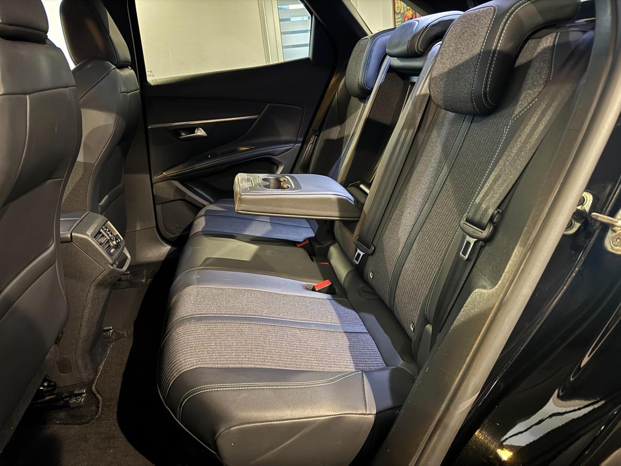 PEUGEOT 3008 1.5 BLUEHDI EAT8 ALLURE PACK N1 2022