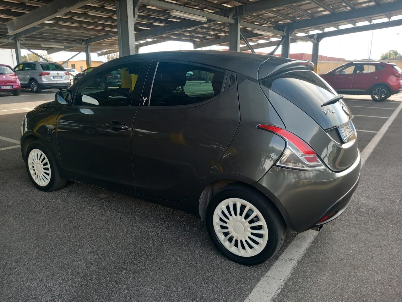 Lancia Ypsilon 1.2 69 CV 5 porte Gold