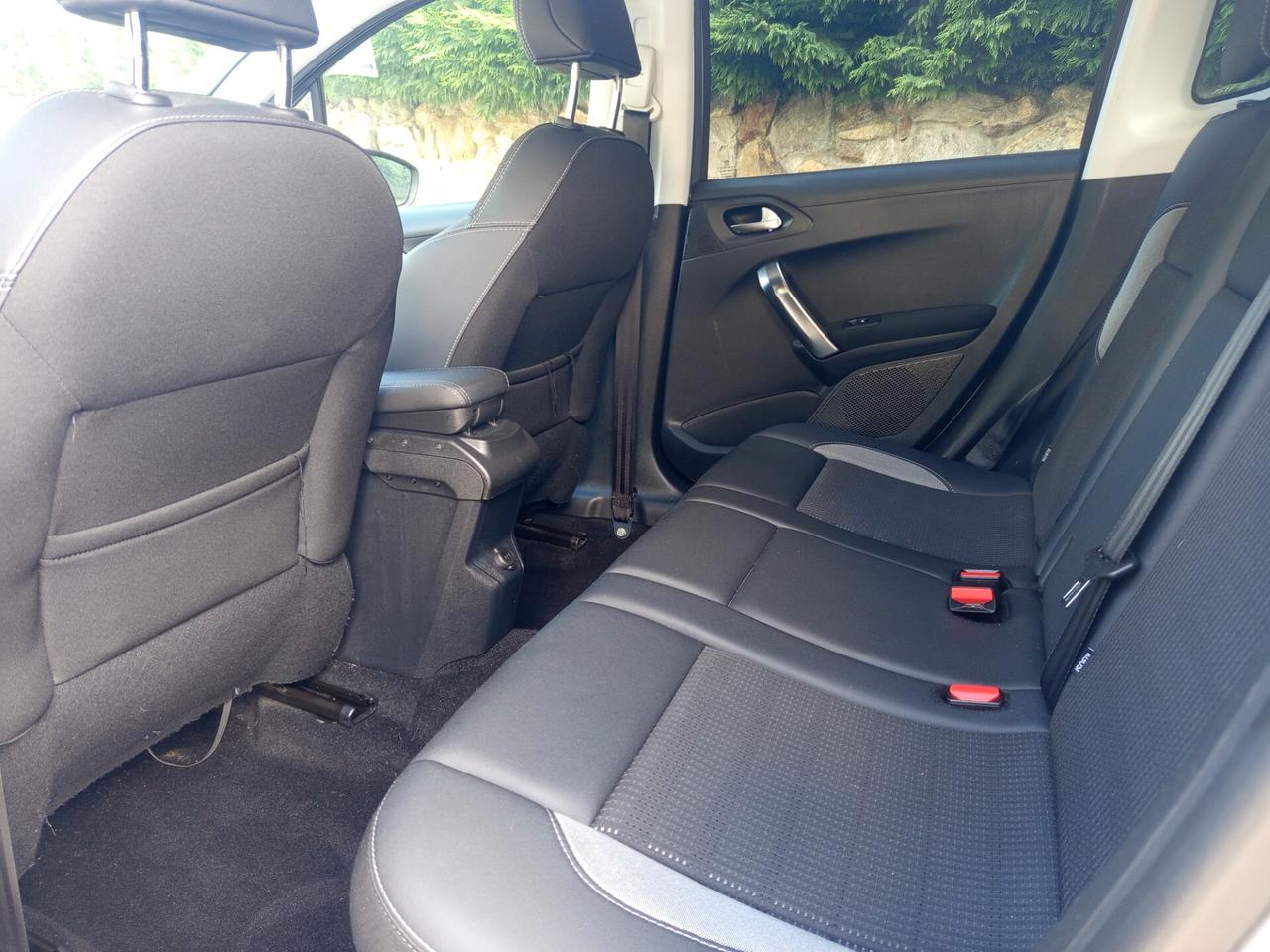Peugeot 2008 BlueHDi 100 S&S Allure