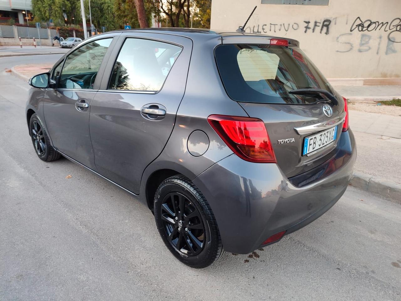 Toyota Yaris 1.4 Diesel ACTIVE 2015!!