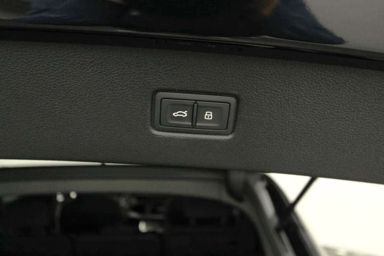 Audi Q7 60 TFSIe quattro S line