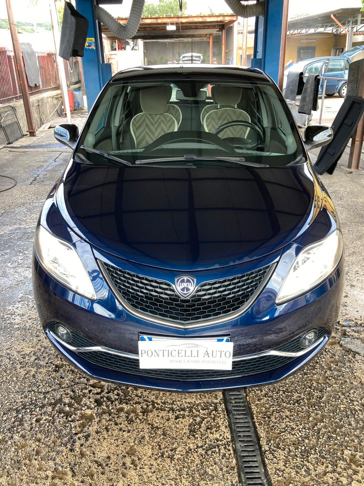 Lancia Ypsilon 0.9 TwinAir 85 CV 5 porte Metano Ecochic Gold