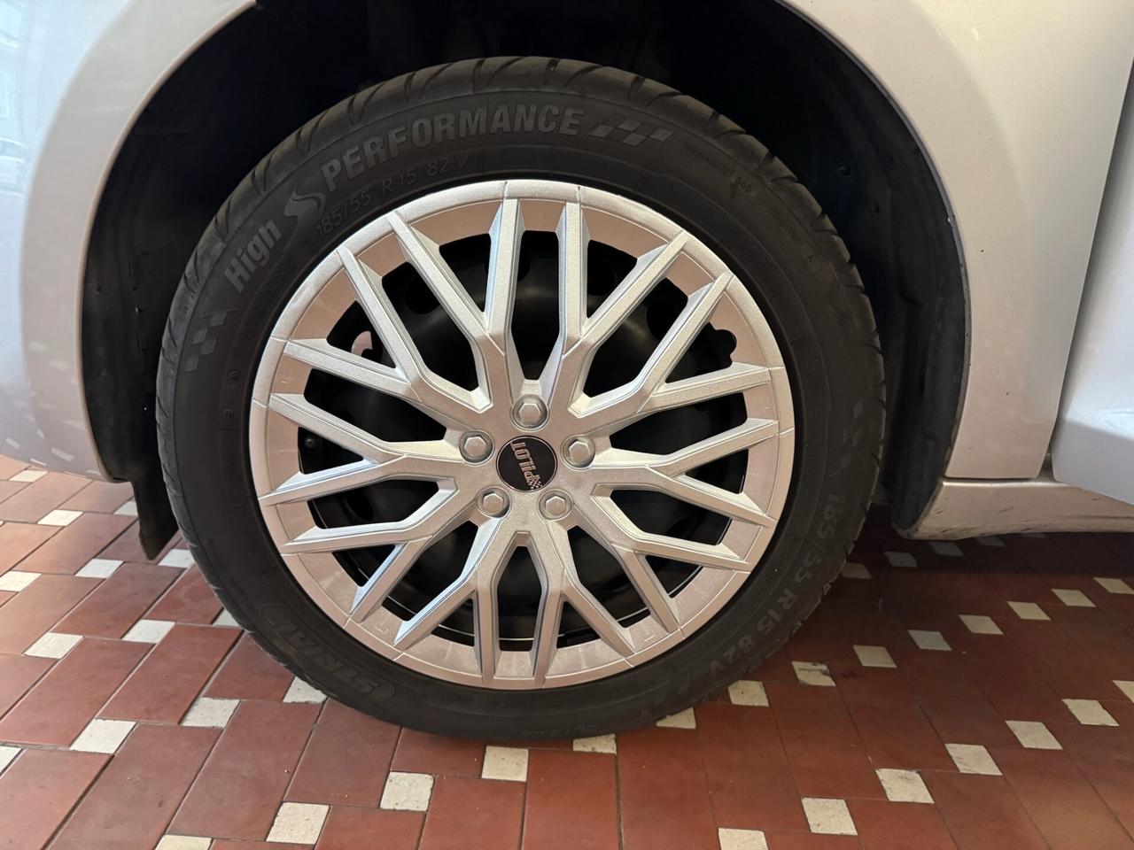 Lancia Ypsilon 1.2 69 CV 5 porte Platinum - UNICO PROPRIETARIO