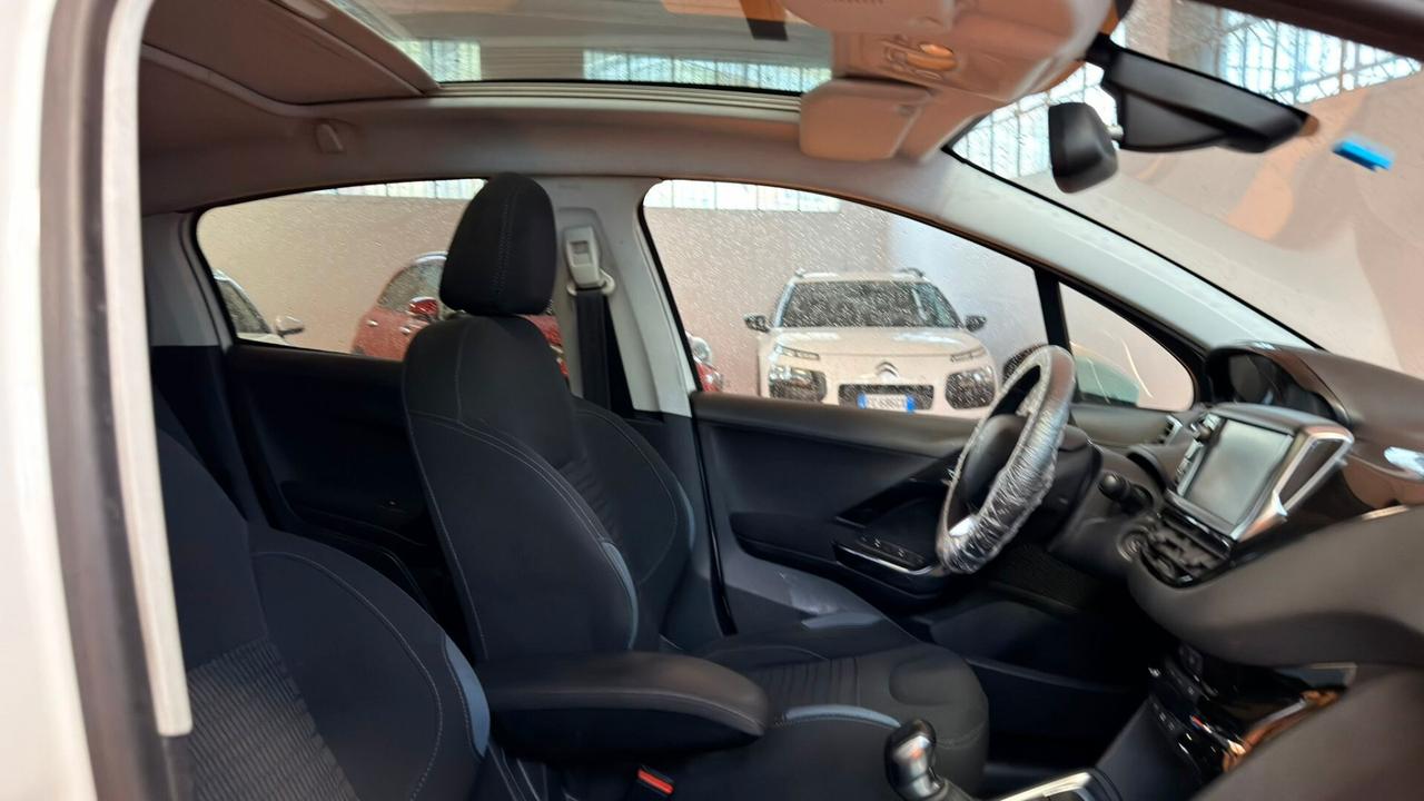 Peugeot 208 PureTech 82 5 porte Allure