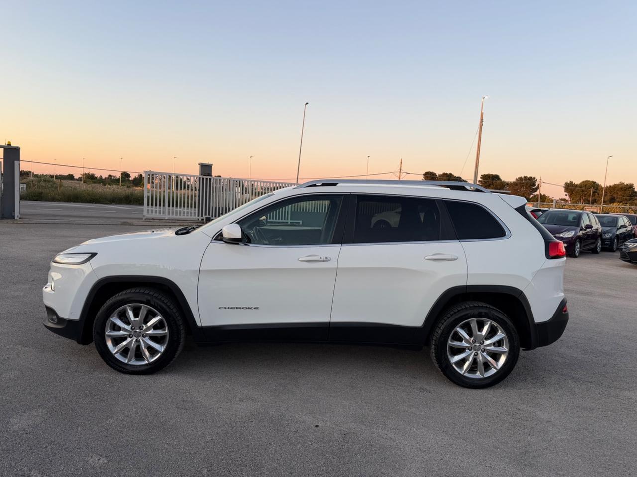 JEEP CHEROKEE 2.0 MJTD 140CV 2WD MANUAL FULL LED