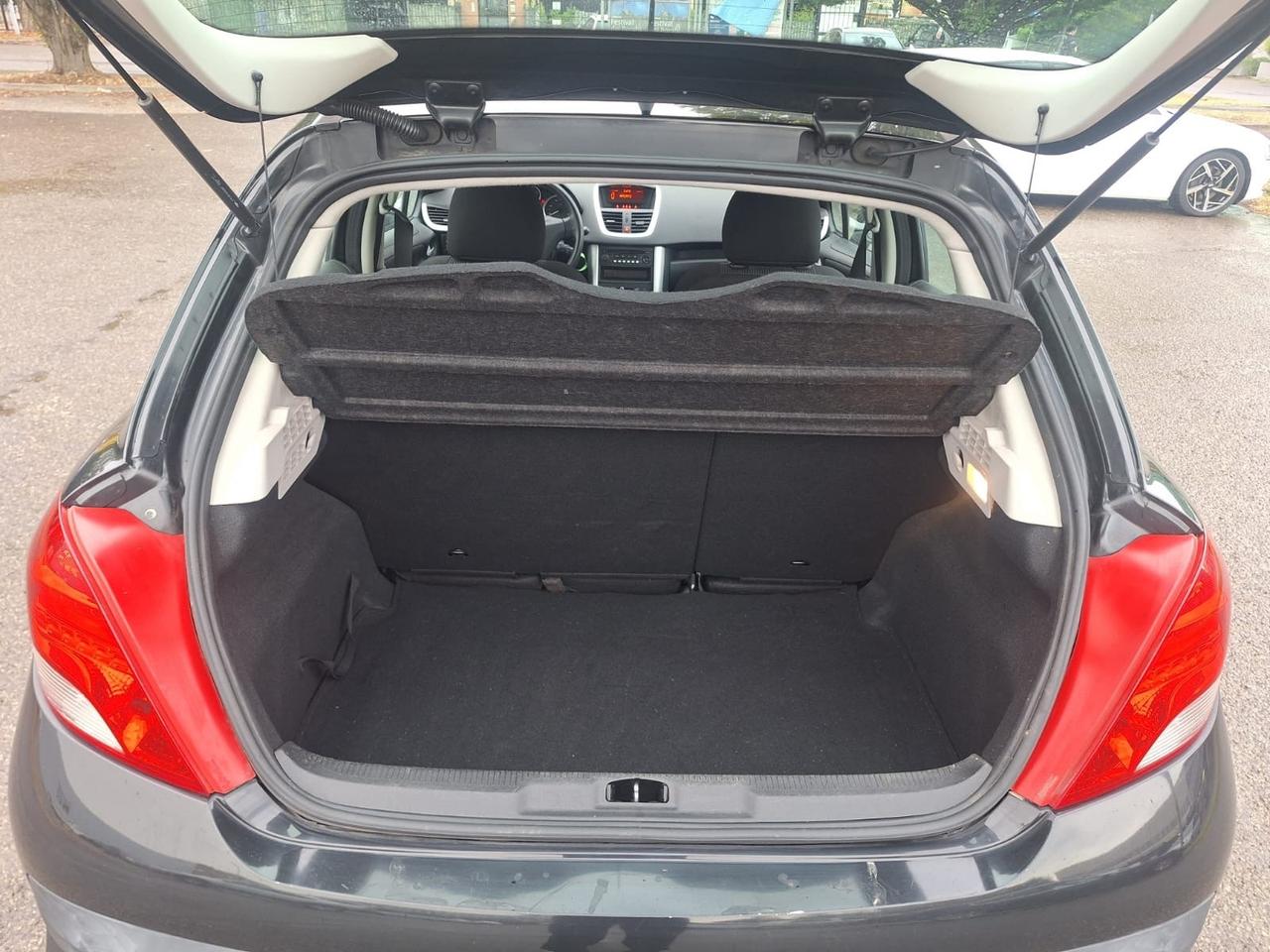 Peugeot 207 Plus 1.4 8V 75CV 5p. ECO GPL