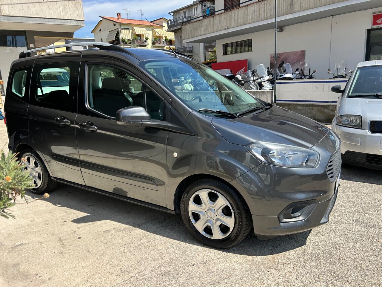 Ford Tourneo Courier 1.5 TDCI “ 40.000 KM “