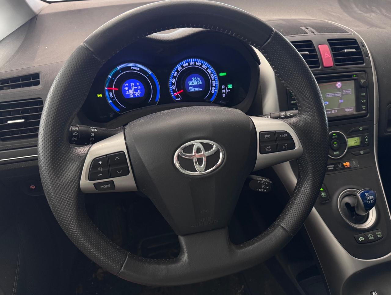 TOYOTA AURIS 1.8 HSD HYBRID STYLE
