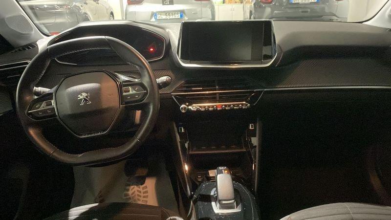 Peugeot 208 motore elettrico 136 CV 5 porte Allure