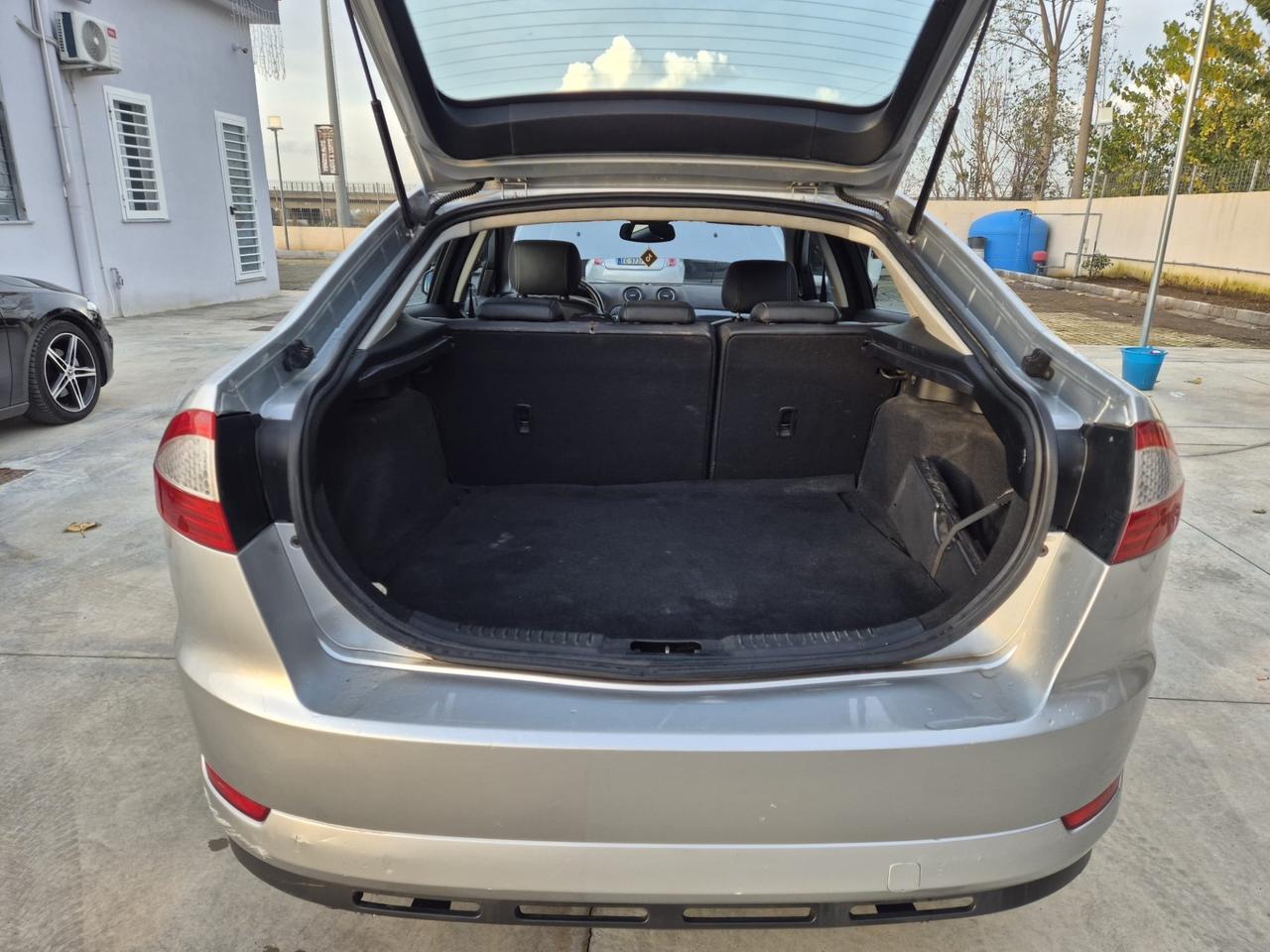 Ford Mondeo 2.0 TDCi 140 CV 5 poret Ghia DPF