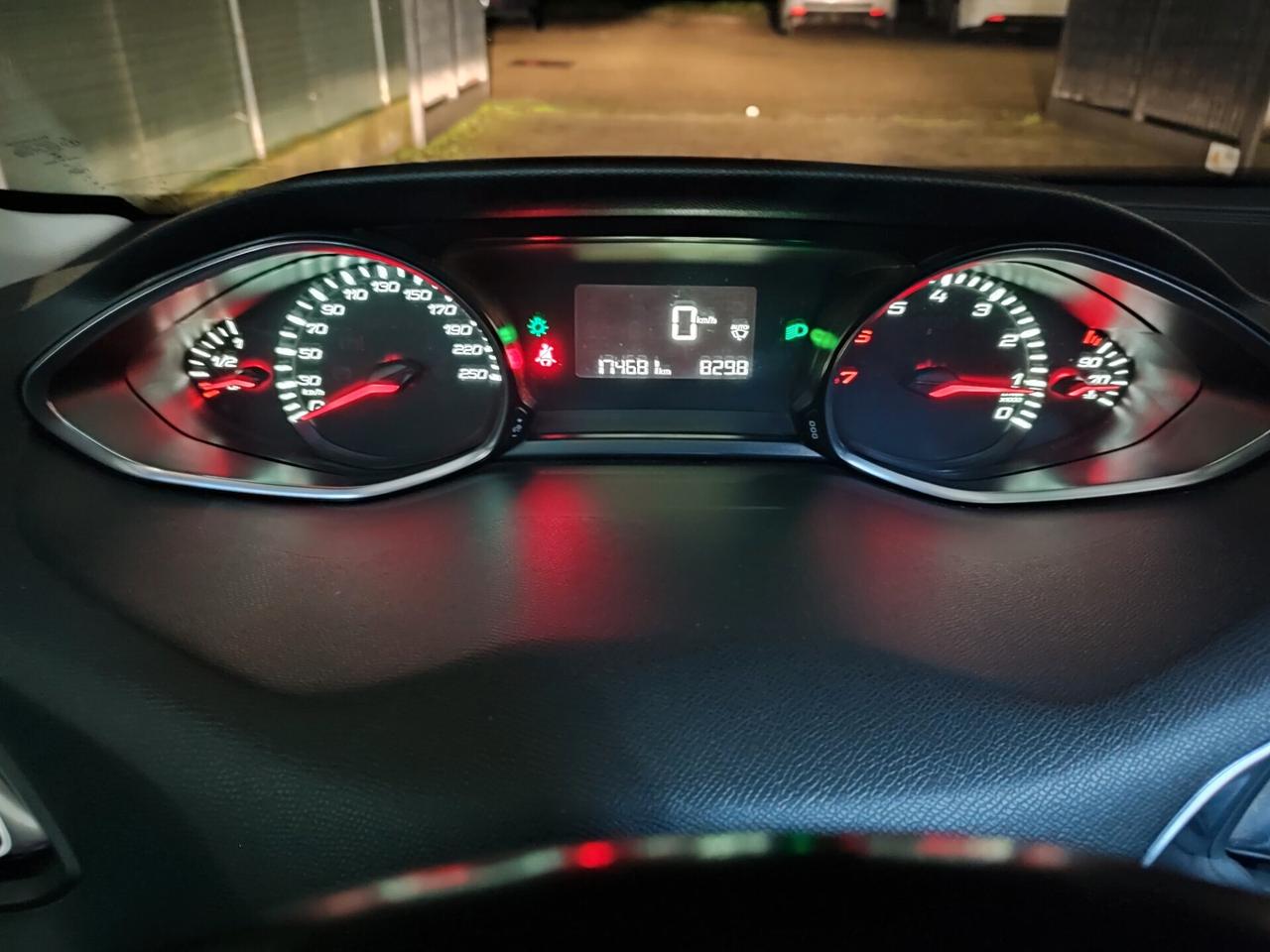 PEUGEOT 308 DEL 2014 TURBO BENZINA EURO6B 8GOMME