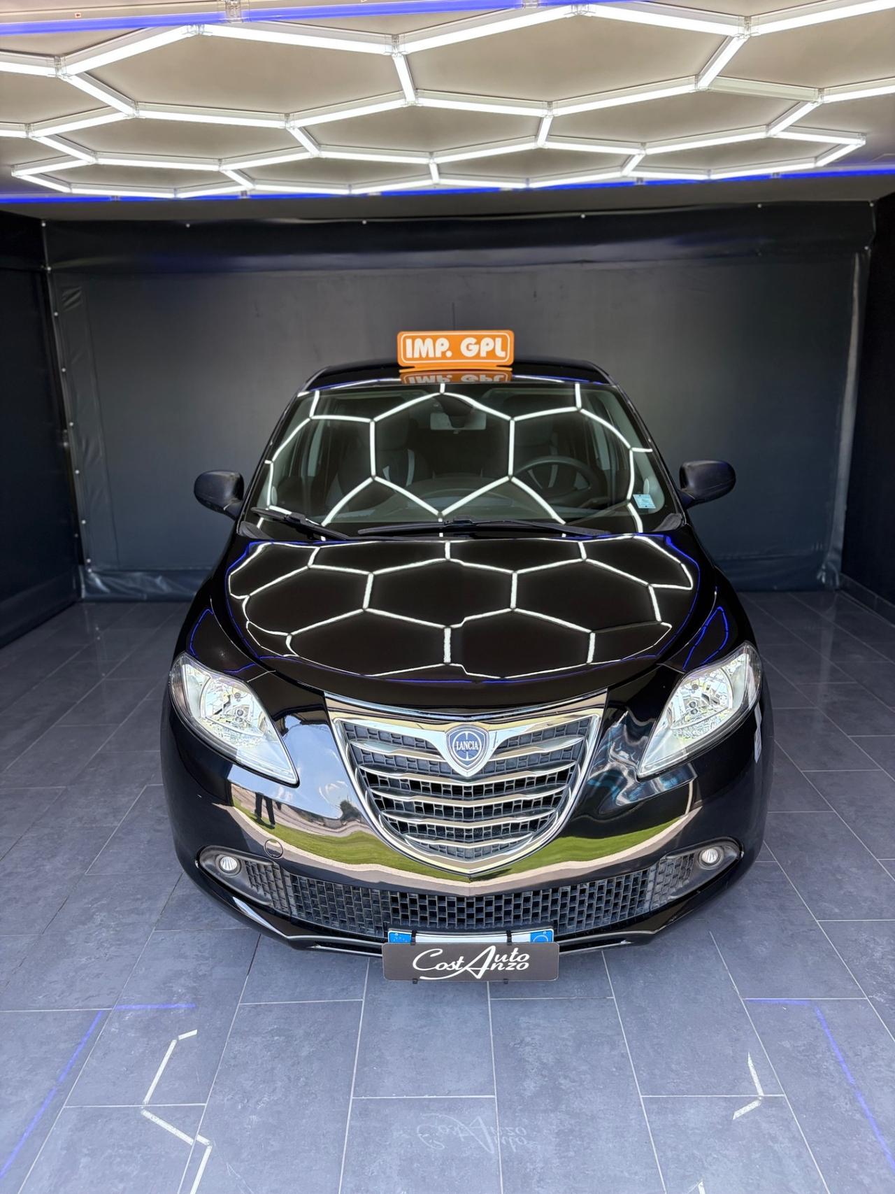 Lancia Ypsilon 1.2 GPL Ecochic Gold 2013