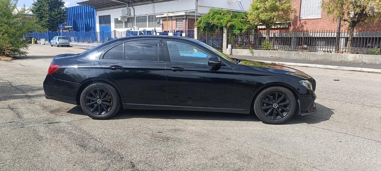 Mercedes-benz E 200 d Auto Premium Plus