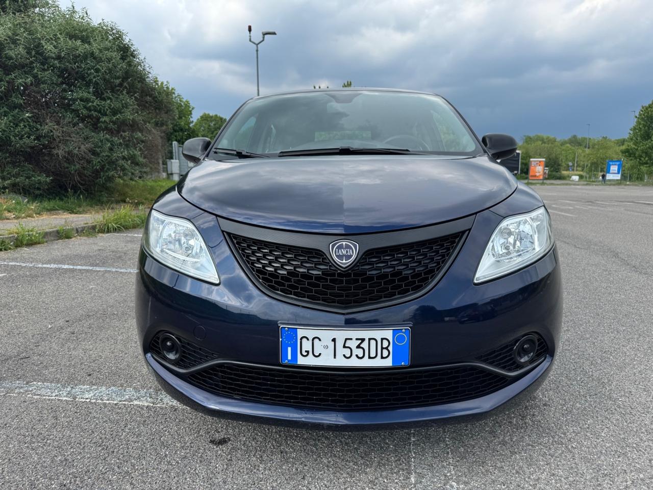 Lancia Ypsilon soli 20000km idonea ai neopatentati
