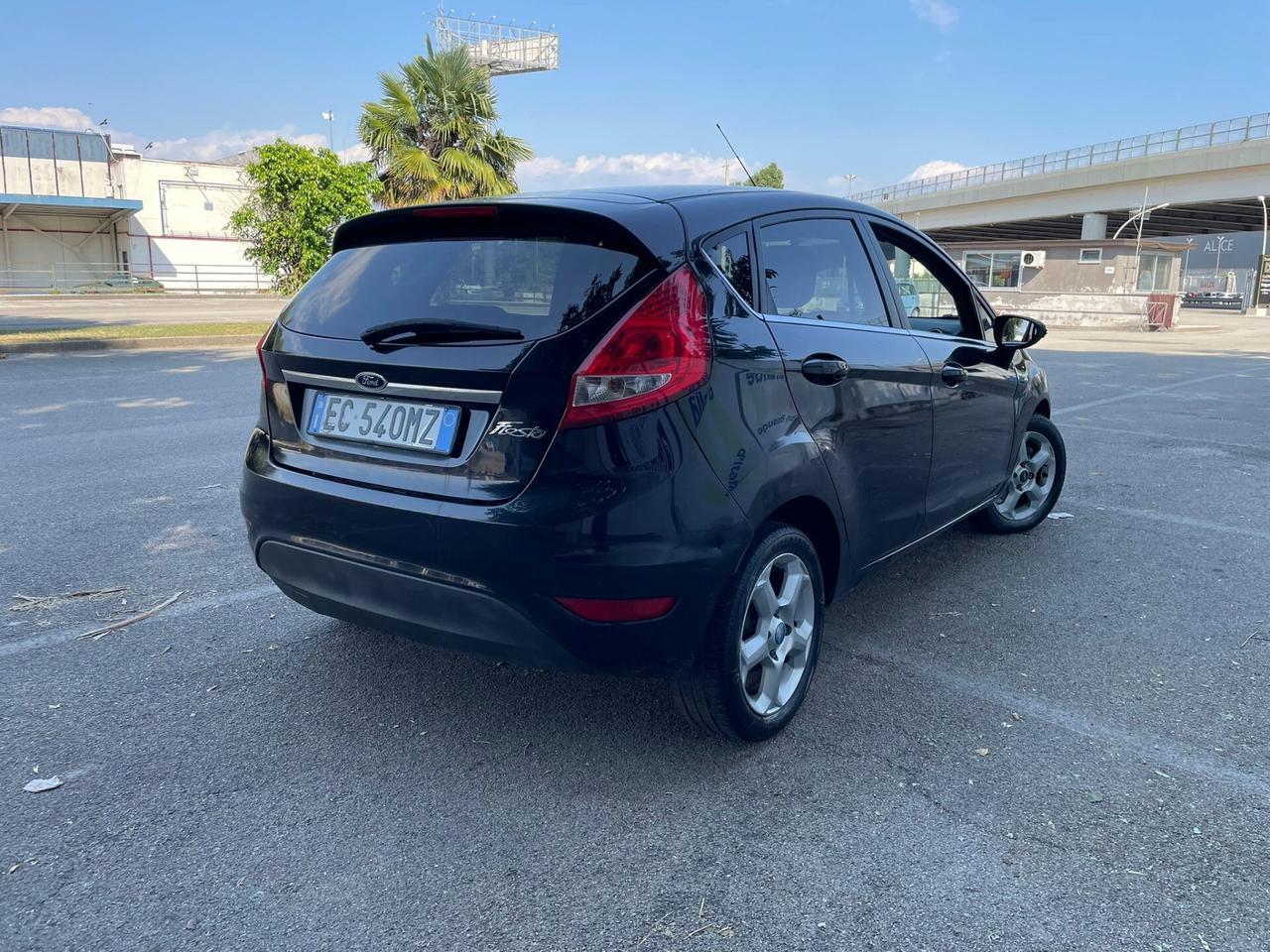Ford Fiesta 1.4 5 porte Bz.- GPL Titanium IN OTTIME CONDIZIONI