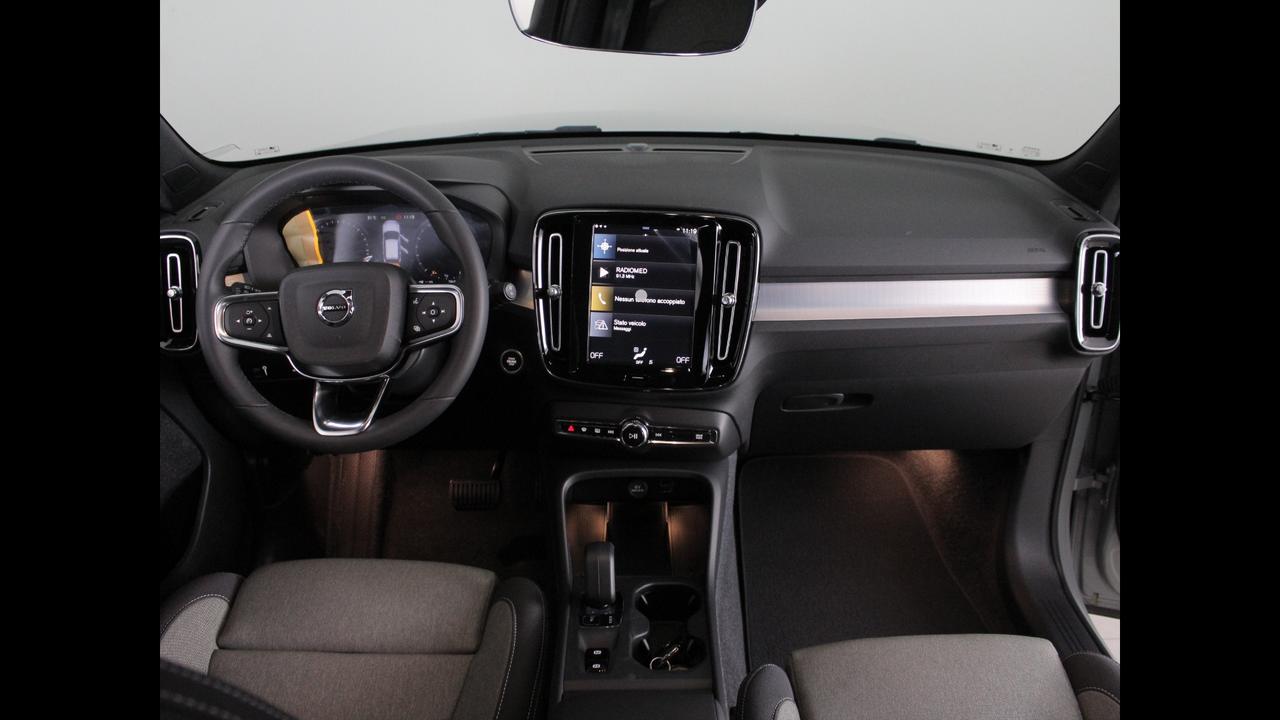 VOLVO XC40 Core T2 AUT