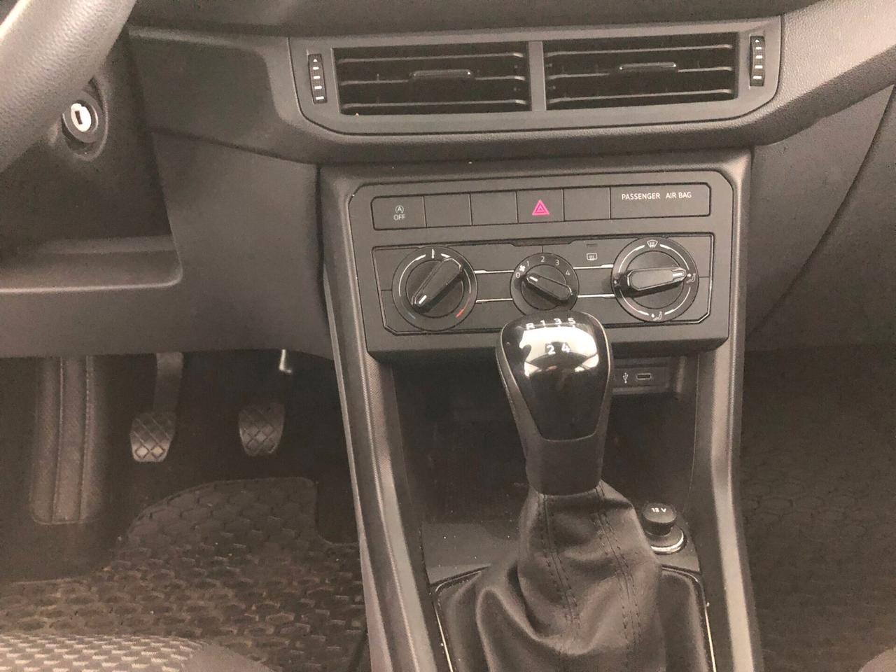 Volkswagen T-Cross 1.0 TSI Urban - NO CLIMA