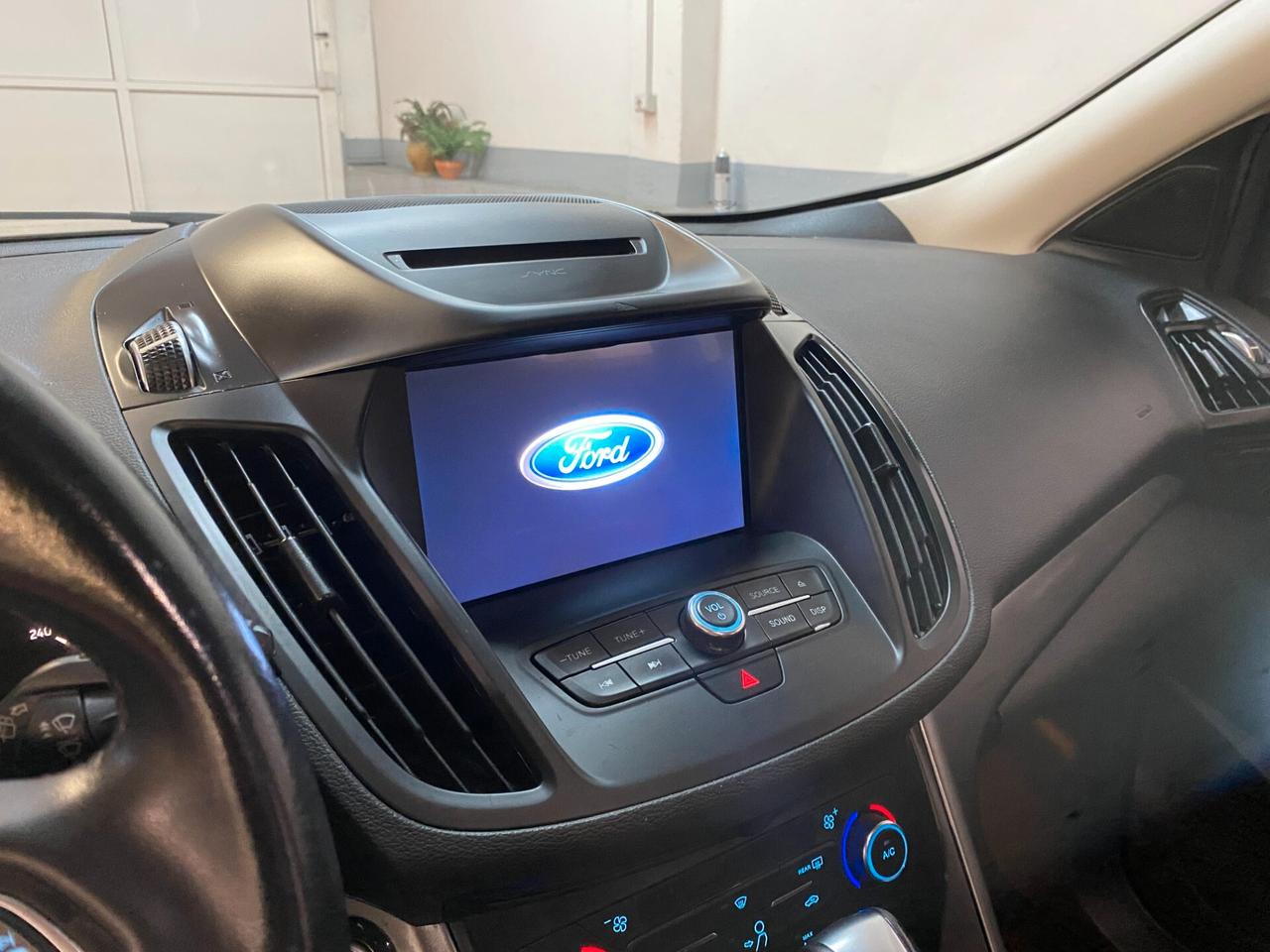 Ford Kuga 2.0 TDCI 120 CV S&S 2WD Business