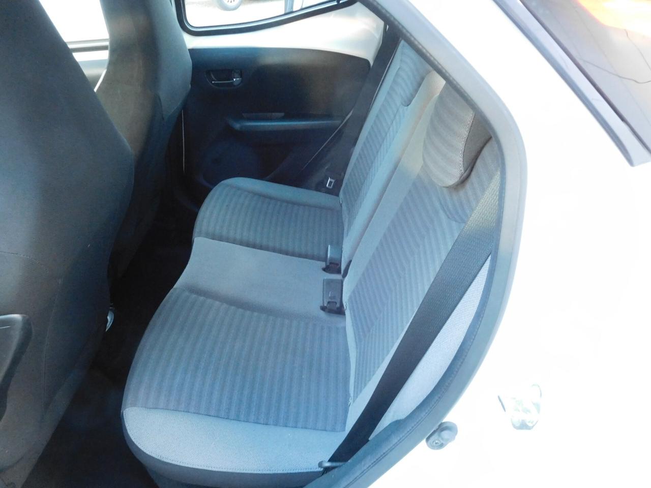 Toyota Aygo 1.0 VVT-i 72 CV 5 porte x-fun