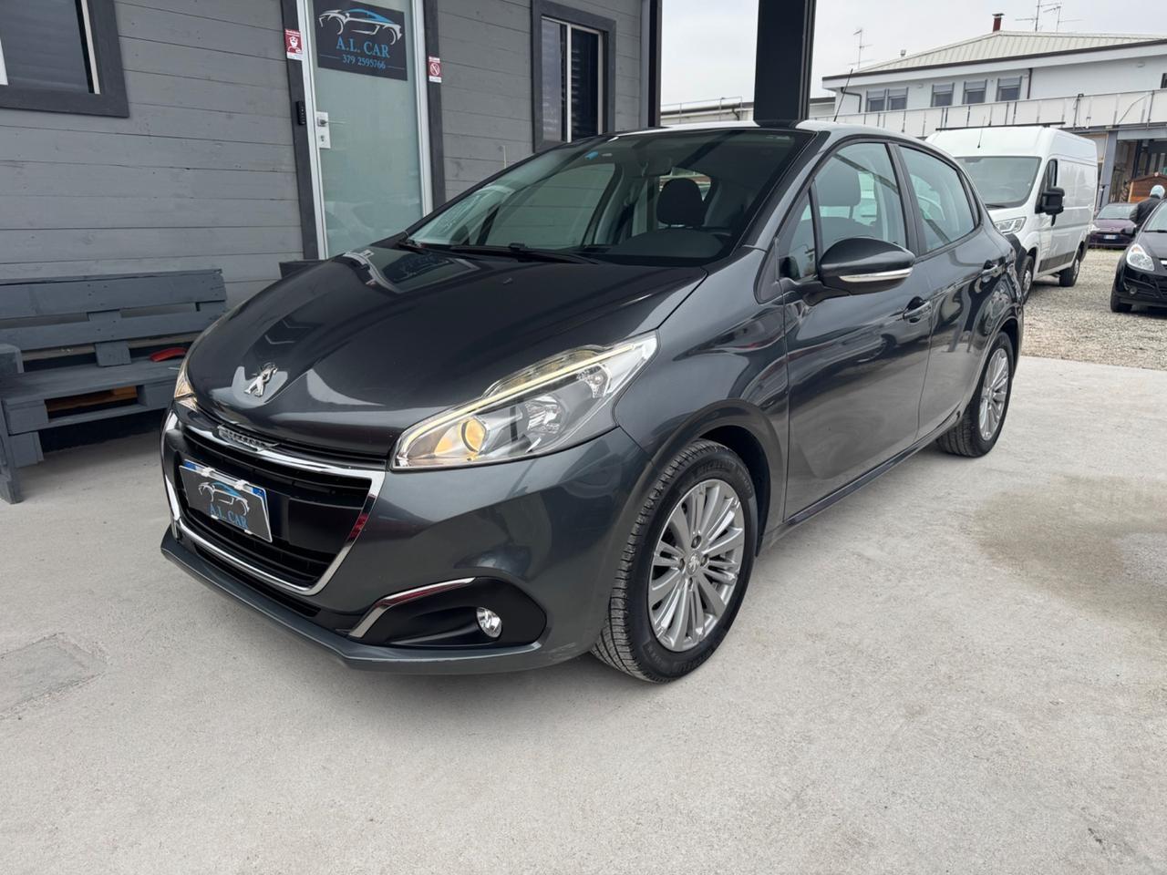 Peugeot 208 PureTech 82 3 porte Allure