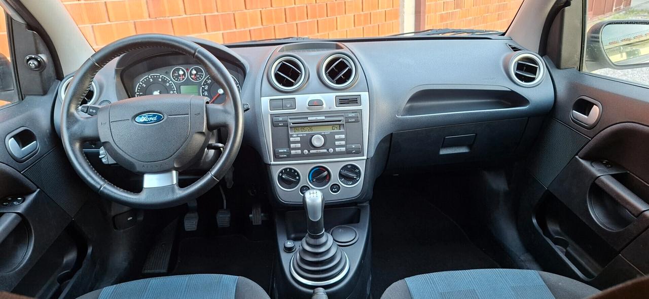 Ford Fiesta 1.2 16V 5p. Ghia X Neopatentati