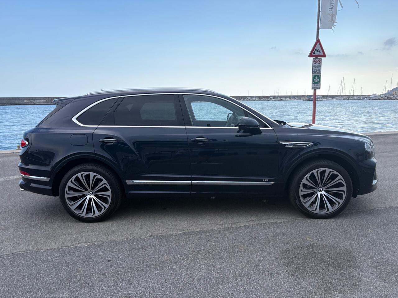 Bentley Bentayga V8