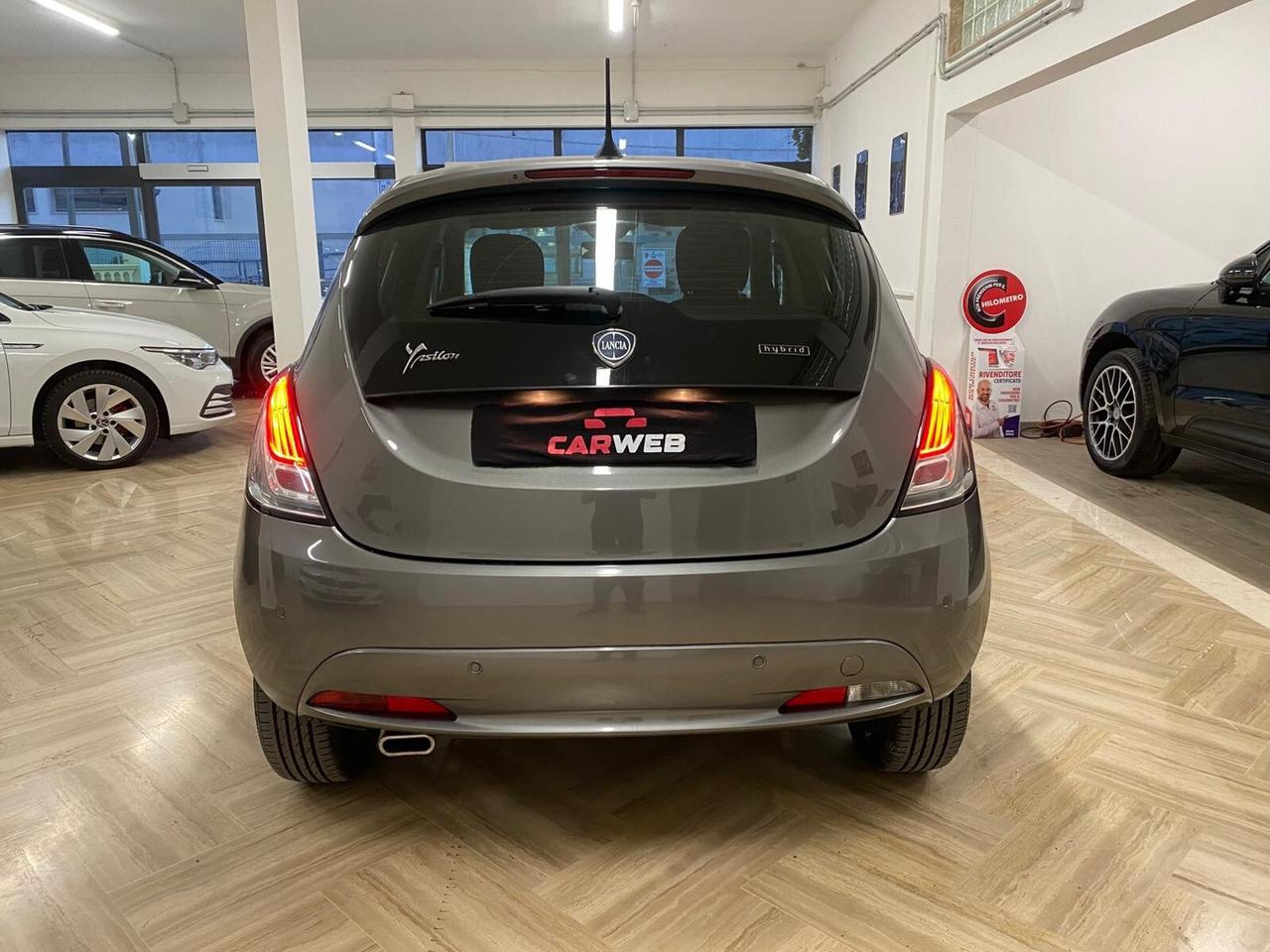 LANCIA YPSILON 70CV S&S HYBRID Gold 2022