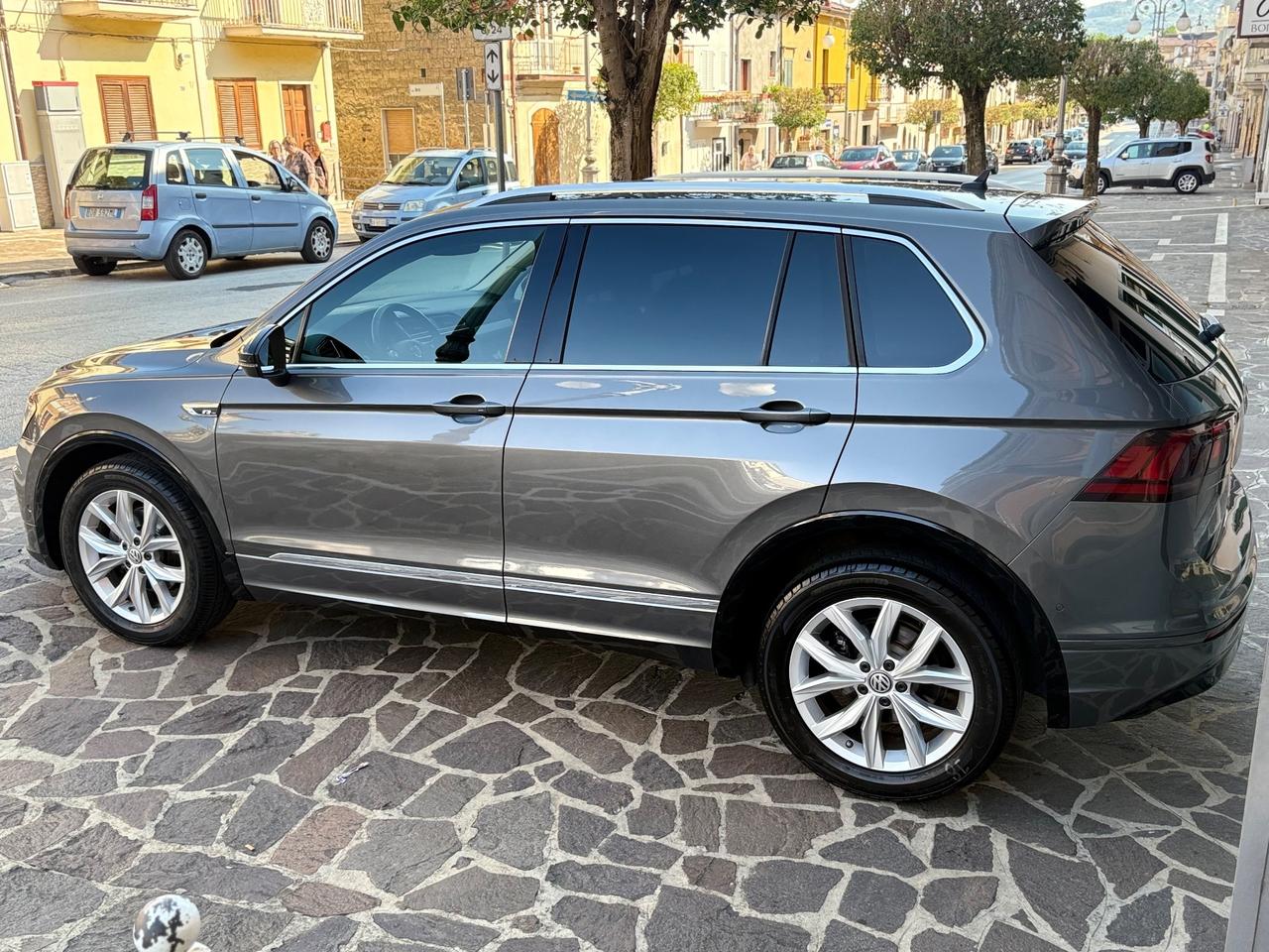 Volkswagen Tiguan 2.0 TDI DSG R-Line FULL/LED/NAV