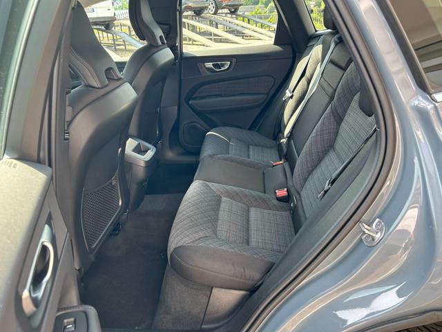 VOLVO XC60 B4 (d) automatico Core