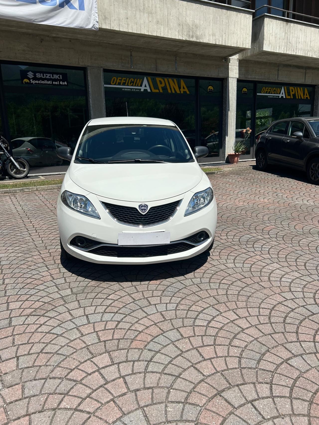 Lancia Ypsilon 1.2 69 CV 5 porte Silver