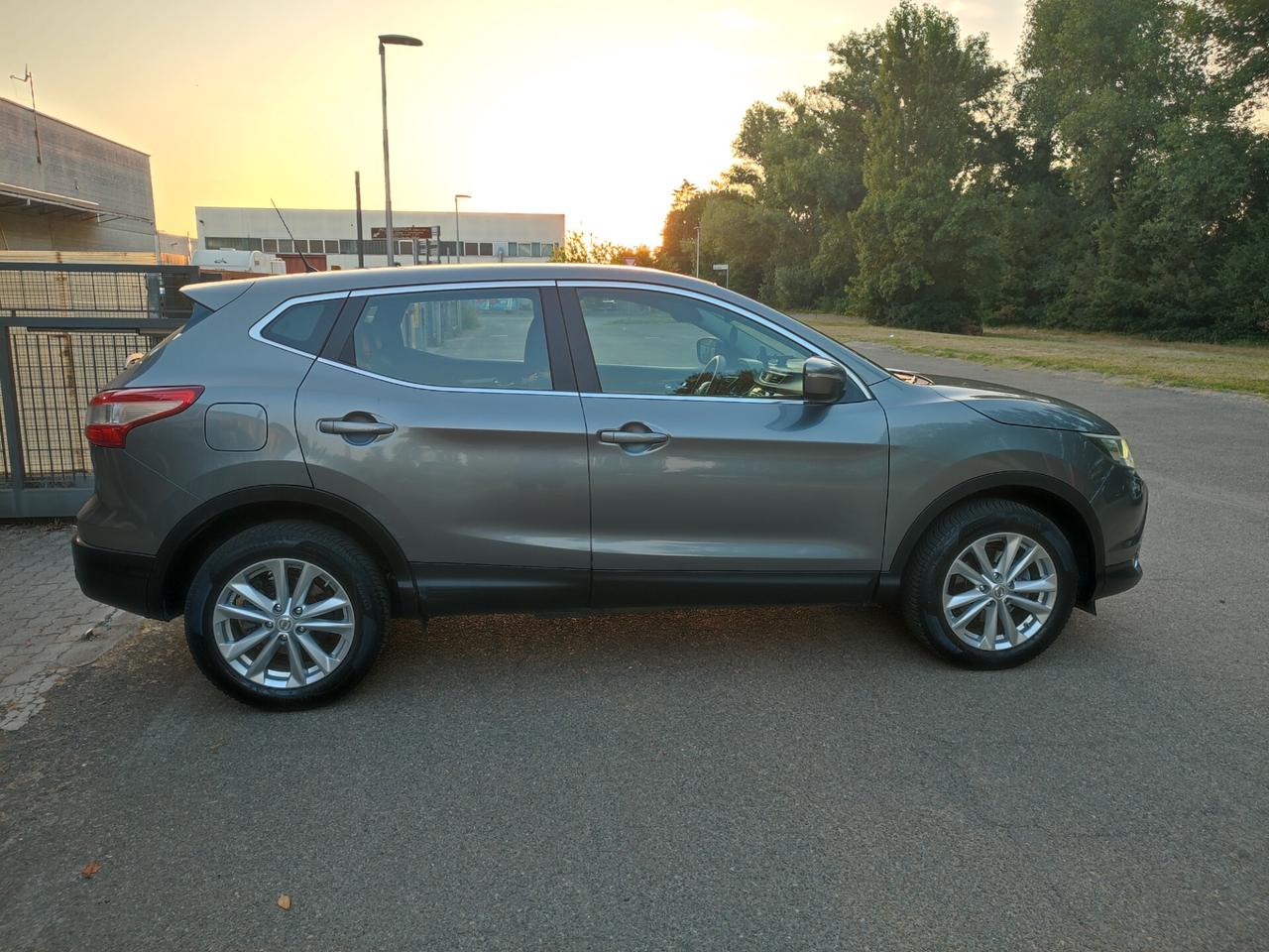 NISSAN QASHQAI DEL 2014 1.5DIESEL STUPENDA ECONOMICA