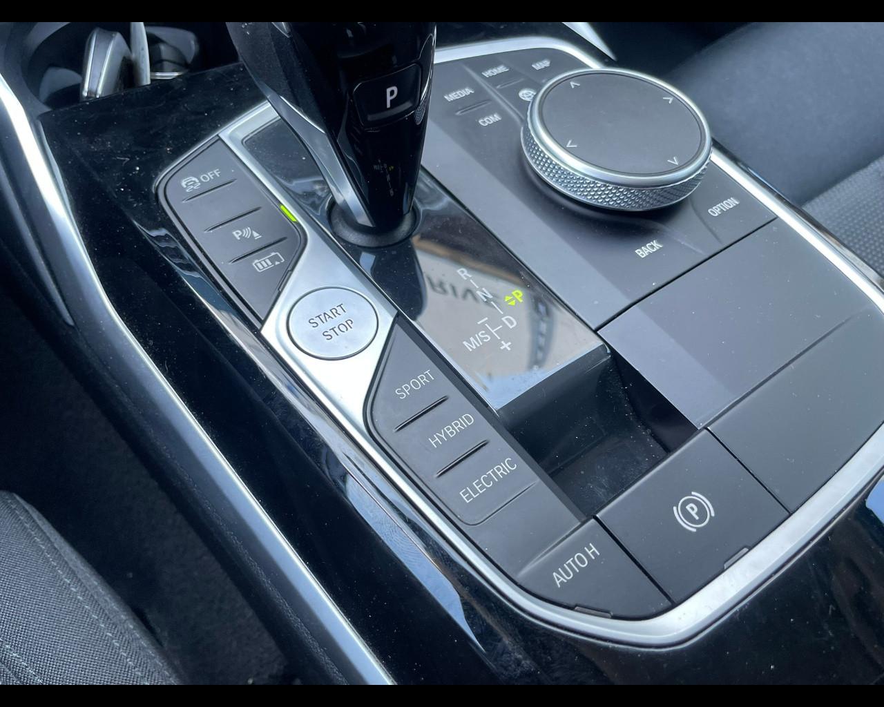 BMW Serie3(G20/21/80/81 - 320e Touring Business Advantage