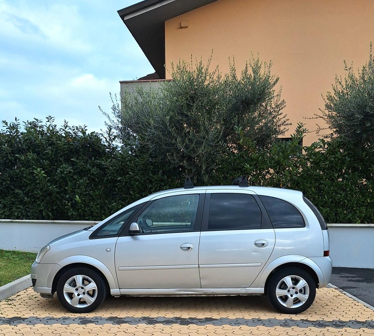 Opel Meriva 1.3 Diesel - 5 Porte OK NEOPATENTATI