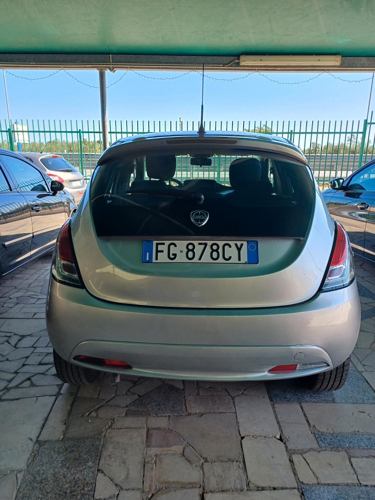 Lancia Ypsilon 1.2 69 CV 5 porte GPL Ecochic Silver