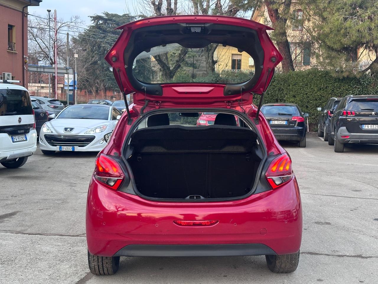 Peugeot 208 PureTech 82 5 porte Allure solo 150mila km