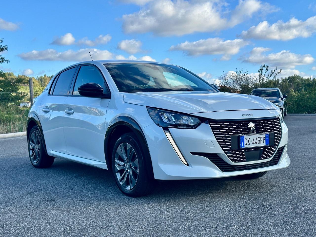Peugeot 208 motore elettrico 136 CV 5 porte Allure Pack Fatturabile