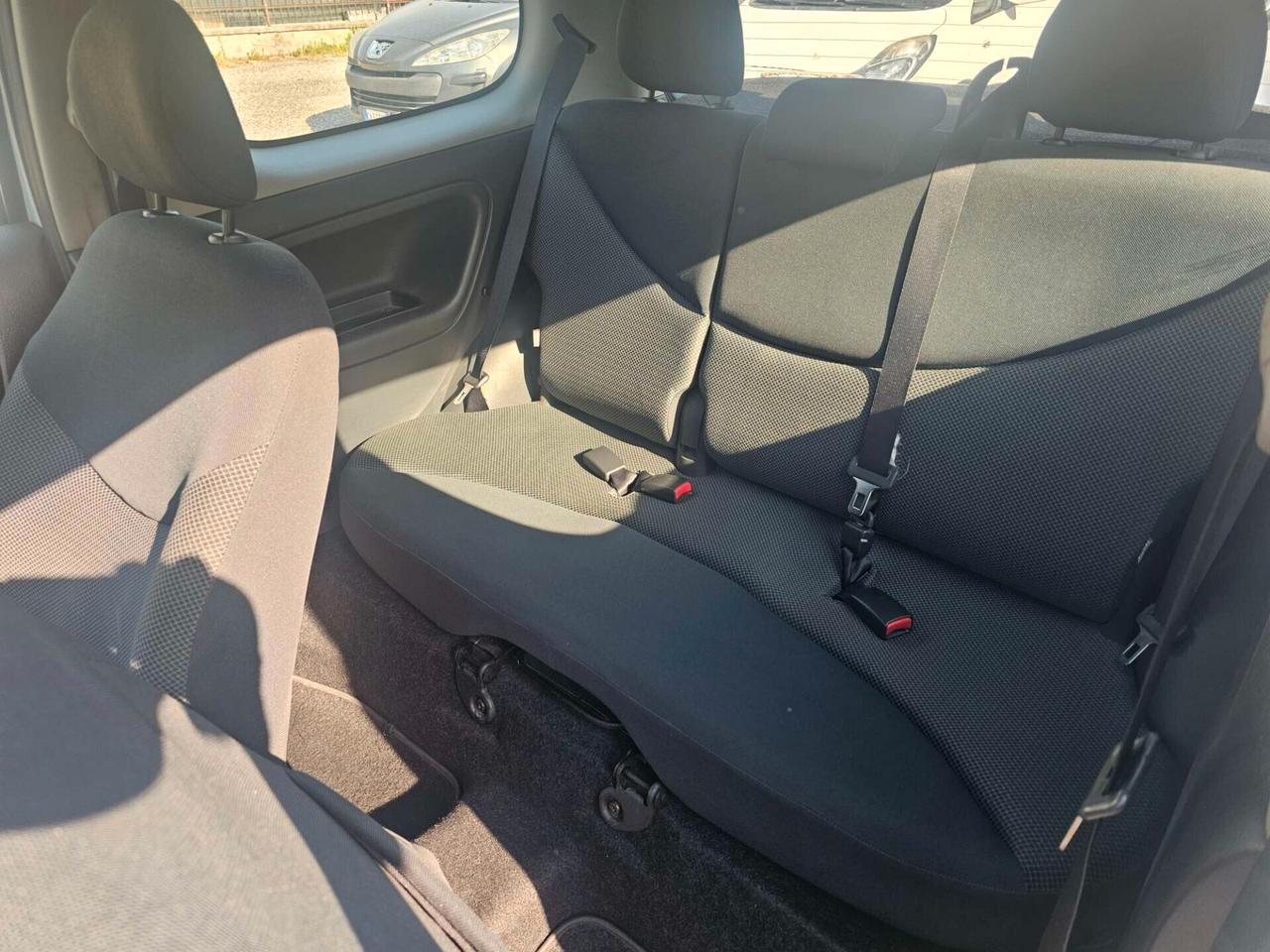 Toyota Yaris 1.0i 16V cat 3 porte Sol
