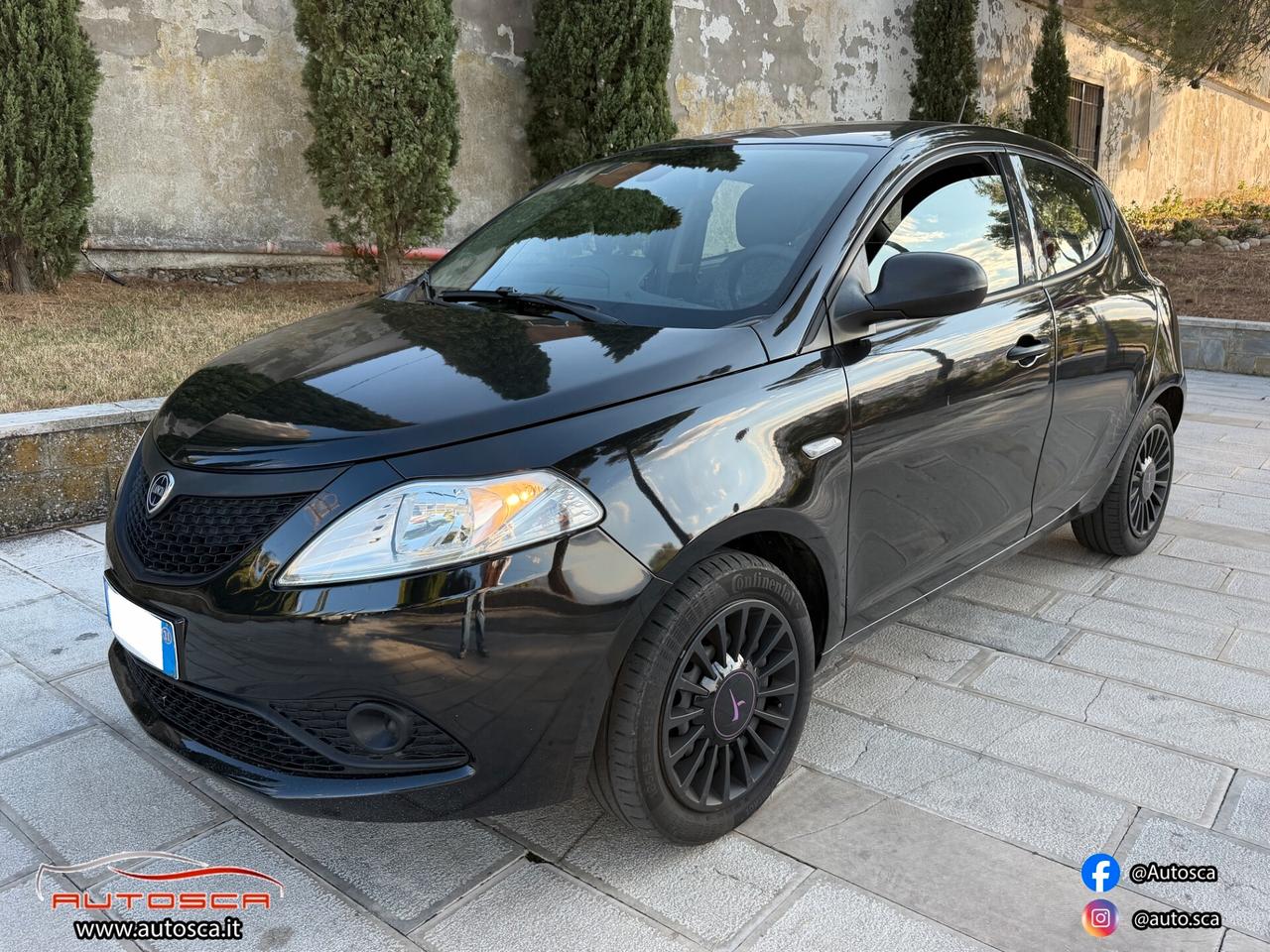 Lancia Ypsilon 1.0 FireFly Hybrid Ecochic Silver