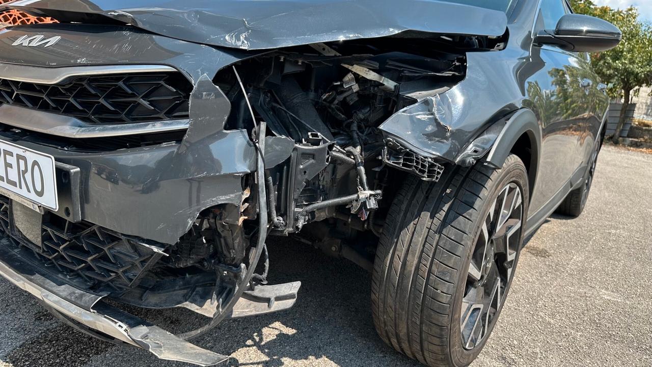 Kia XCeed 1.0 T-GDi GPL Style anno 2023 incidentata