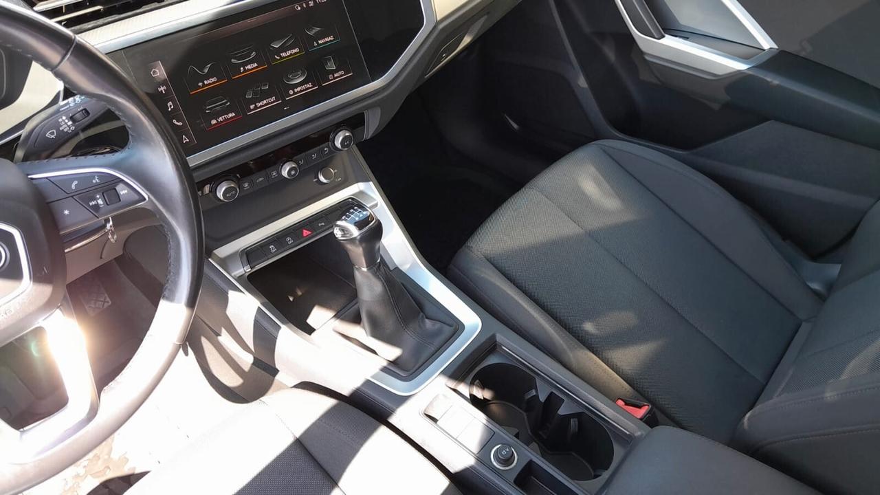 Audi Q3 35 TDI quattro Business Advanced
