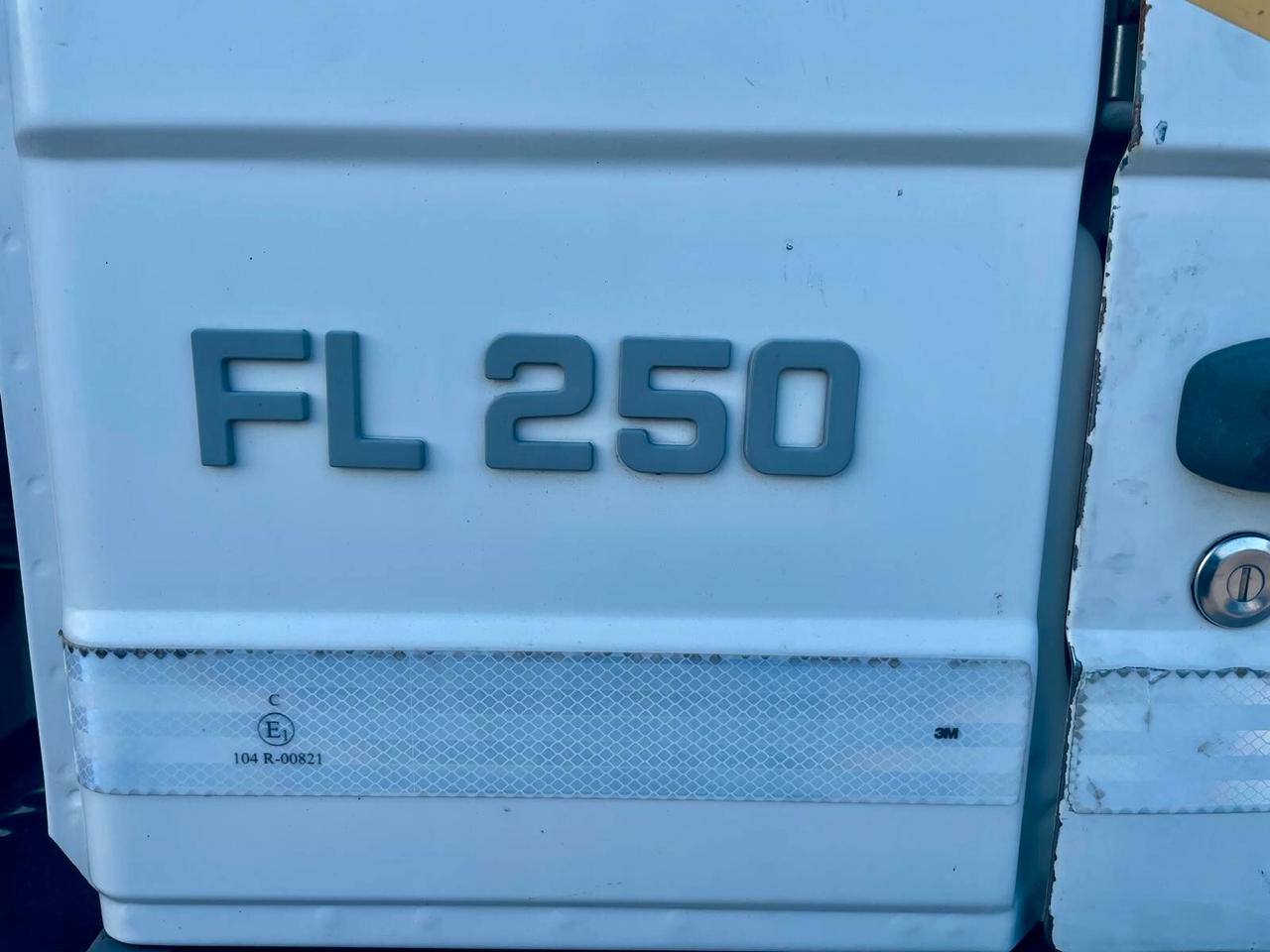 Volvo FL6-250 - CISTERNA TRASPORTO CARBURANTE CON POMPA CONTALITRI